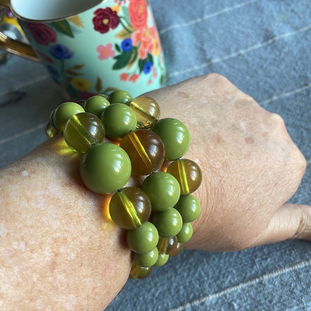 Bakelite flexible bangle - Picture 2 of 5